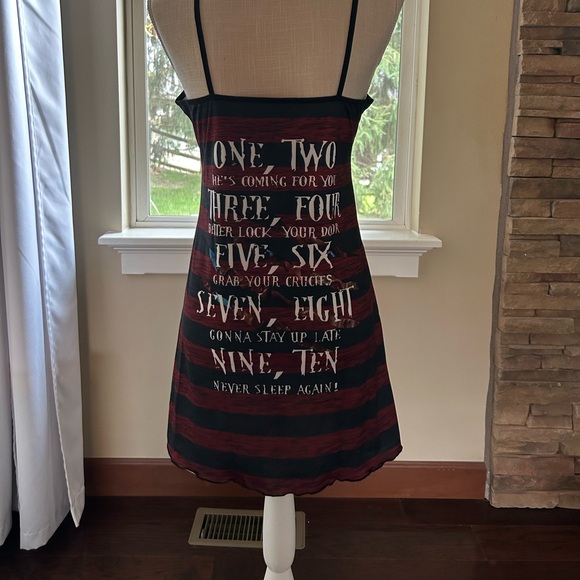 Fashion Nov Nightmare On Elm Street Night Shirt Sz.M New❤️🖤 - Picture 2 of 2